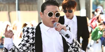 PSY Kalahkan Miley Cyrus di Klip Terpopuler 2013
