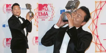 PSY Sebut Promotor di Indonesia Bohongi Fansnya!