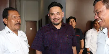 Punya Bukti, Perginya Farhat Abbas ke Singapura Bukan Hoax
