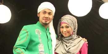 Puput Melati Usung Fashion Girly Namun Syariah