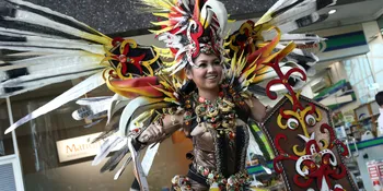 Puteri Indonesia Pariwisata 2014 Raih Best National Costume