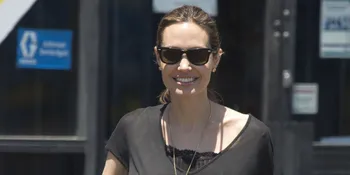 Putra Angelina Jolie Makin Ganteng Dengan Gaya Kasual, Sepakat?