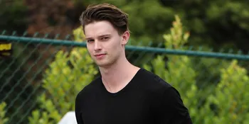 Putra Arnold Schwarzenegger Bintangi Film Pertamanya