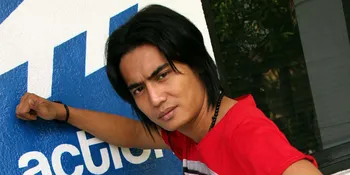 Putra Pertama Charly Van Houten Tak Pernah Cemburui Adiknya