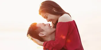 Putri Titian & Junior Liem Mesra Saat Prewed, Dari Peluk - Ciuman