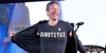 Putus Dari Jennifer Lawrence, Chris Martin Punya Pacar Baru?