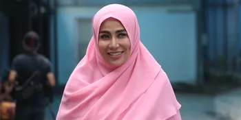 Putuskan Berhijrah, Cinta Penelope Hapus 21 Tato di Seluruh Tubuh