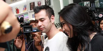 Raffi Ahmad Kusyuk Dengarkan Nasehat Ustad Solmed