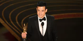 Raih Gelar Aktor Terbaik di Oscar, Rami Malek Terjatuh dari Panggung