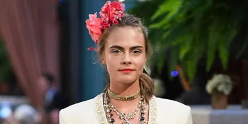 Rambut Baru &#38; Abs Seksi Cara Delevingne, Makin Cantik Atau ...