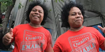 Rangkaian Bunga &#38; Tenda Masih Ada di Depan Rumah Budi Anduk