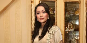 Raslina Rasyidin Dikritik Anak Gara-Gara Pakai Make Up Lengkap