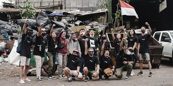 Rayakan Kemerdekaan Indonesia, Bisma Rocket Rockers Bersih-Bersih Kota Bandung dari Sampah Plastik
