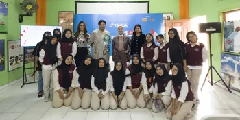 Rayakan #Serunya17an di TikTok, Vina Muliana dan Ivan Gunawan Menjadi Pejuang Edukasi untuk Indonesia yang Lebih Baik