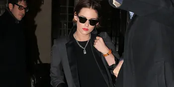 Rebut Piala Cesar, Kristen Stewart Jadi Wanita Amerika Pertama