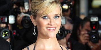 Reese Witherspoon Lahirkan Bayi Laki-Laki