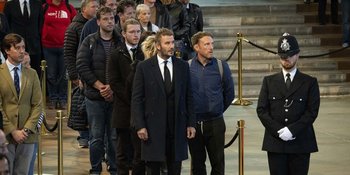 Rela Mengantri 13 Jam, David Beckham Menangis Saat Memberi Penghormatan Terakhir Kepada Ratu Elizabeth II