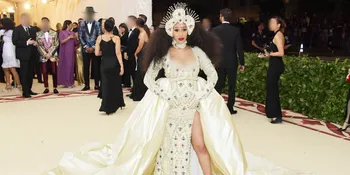 Replika Gaun MET Gala Cardi B Yang Satu Ini Gemesin Banget!