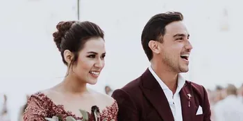 Resepsi Pernikahan Raisa &#38; Hamish Daud di Bali, Gandengan Romantis - Nyanyi Bareng