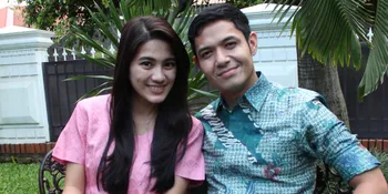 Resepsi, Dude - Alyssa Sebar 1000 Undangan