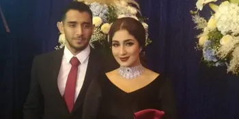 Resepsi Tania Nadira Didominasi Royal Blue - Sebar 2000 Undangan Termasuk Jokowi