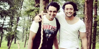 'Reuni', Shaheer Sheikh Hangout Bareng Saurabh Raj Jain dan Istri