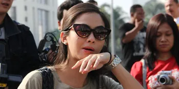 Revalina S Temat Rela Panas-Panasan Bagikan Bibit Tanaman