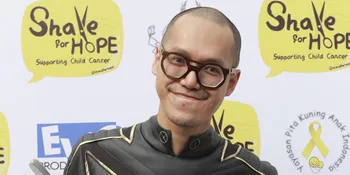 Rhesa Digunduli Demi Penderita Kanker, Endah Berlinang Air Mata