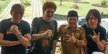 Ribuan Penonton Penuhi Gedung Graha Cakrawala, Band Legendaris God Bless Obati Kerinduan Pada Konser Musik Rock di Malang