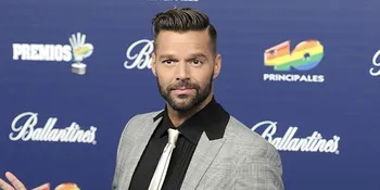 Ricky Martin - Carloz Gonzalez Akhiri Hubungan Sesama Jenis