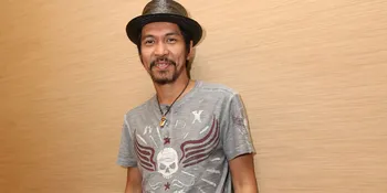 Ridho Slank Buru Jersey Baru Demi Piala Dunia Brasil 2014