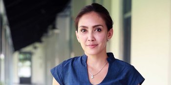 Rieke 'Oneng' Jenguk Mat Solar 'Bajuri', Tangis dan Tawa Pecah Jadi Satu