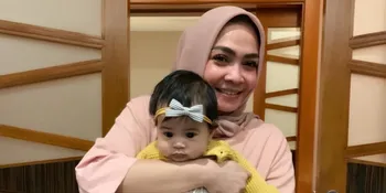 Rieta Amilia Unggah 3 Foto Anak Perempuan, Bisa Kamu Tebak Siapa Saja?