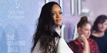 Rihanna Kunjungi Fans Singapura Untuk Ulang Tahun Fenty Beauty