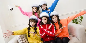 Rilis MV Baru, Crayon Pop Kenalkan Tarian Kaki Anjing