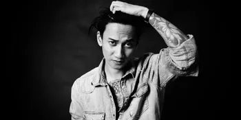 Rilis! Simak Video Klip 'Kurikulum Hatimu' V1MAST di Sini