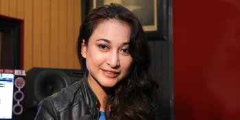 Rinada Sebut Y Punya Kelainan Seks