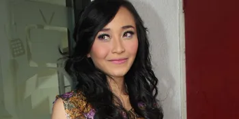 Rini Idol Sembunyikan Identitas Pacar Baru