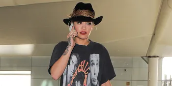 Rita Ora Dikabarkan Pacaran Dengan Travis Barker, Benarkah?
