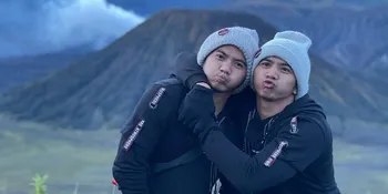 Rizki DA dan Ridho Liburan ke Bromo, Sempat Pose Kompak Bikin Netizen Gemas