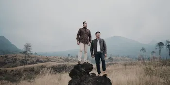 Rizky Irmansyah dan Ifan Seventeen Kolaborasi dengan Rilis Lagu  &#8216;Pernah Di Sana&#8217;, Tampilkan Prabowo dalam Video Clip