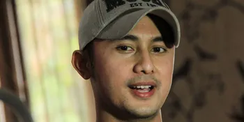 Rizuka Bawa Martabak Spesial Untuk Hengky Kurniawan