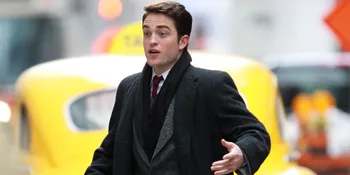 Robert Pattinson Kembali Tertangkap Kencan Bareng FKA Twigs