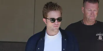 Robert Pattinson Sudah Dua Bulan Kencani Dylan Penn?