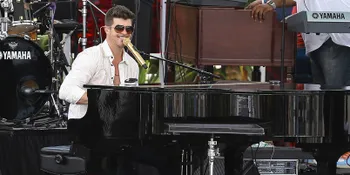 Robin Thicke: Twerking Miley Cyrus Tidak Seksual