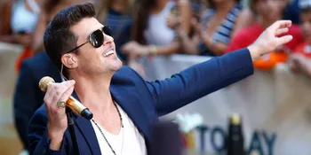 Robin Thicke Ungkap Alasan Menemani Miley Cyrus di VMA 2013