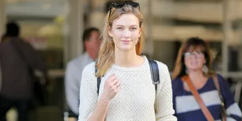 Rok Tertiup Angin, Pakaian Dalam Karlie Kloss Tertangkap Kamera