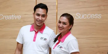 Romantis, Darius - Donna Rayakan Wedding Anniv ke-10 di Maldives