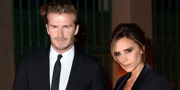 Romantis! David - Victoria Beckham Pamer Foto Ciuman Saat Natal