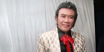Romantisnya Momen Rhoma Irama Suapi Ricca Rachim Saat Dinner Keluarga